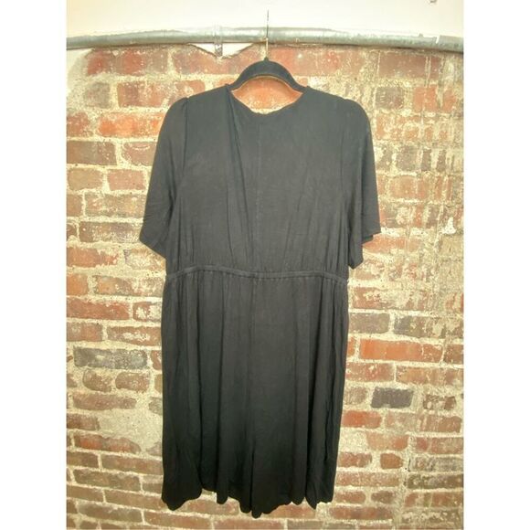 Maternity by Ingrid & Isabel Black XXL Romper Shorts Cross V-Neck - Picture 6 of 8